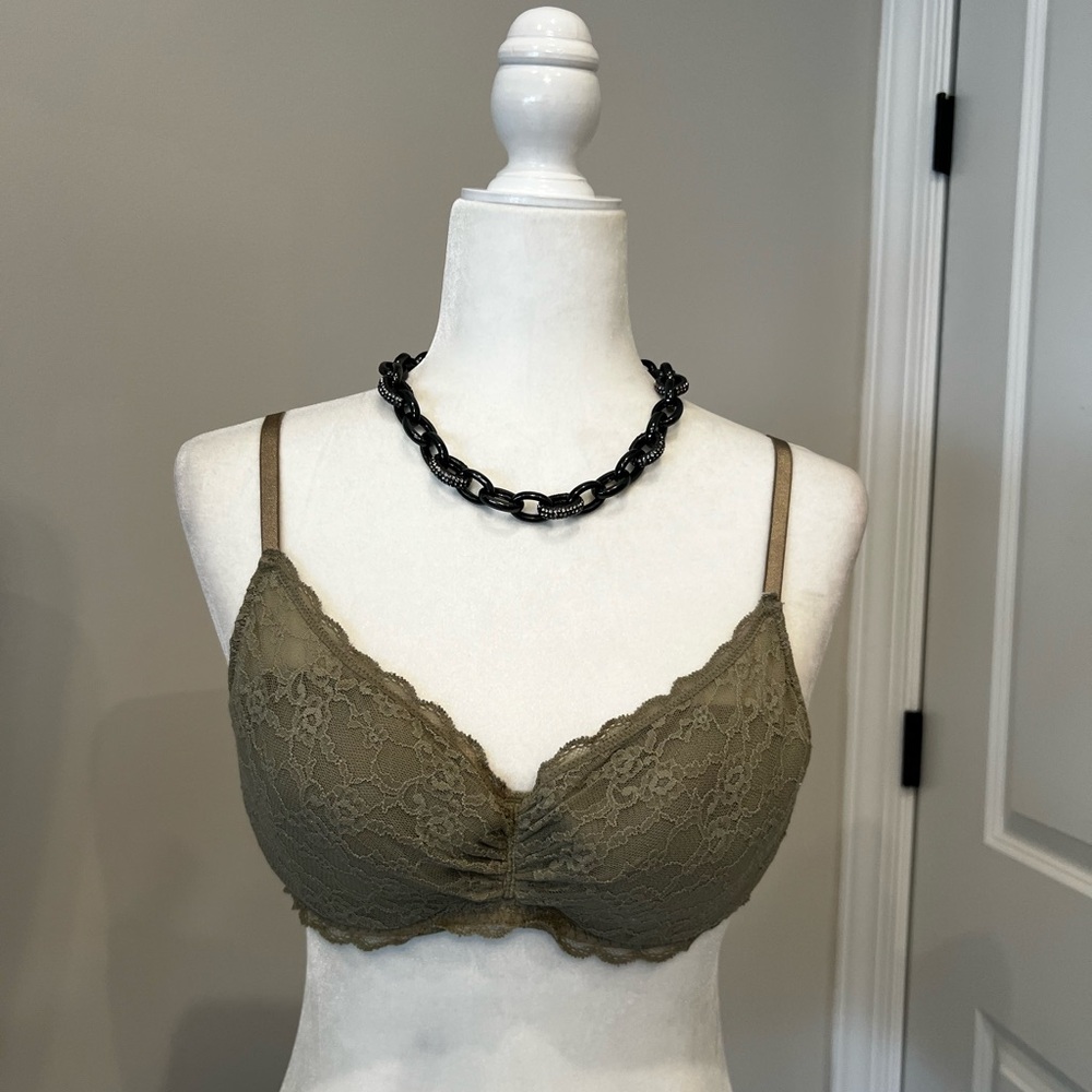 Victoria’s Secret Avocado Color Lacey 36B Bra
